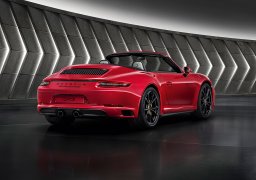 Porsche-911-Carrera-GTS-Cabriolet-6.jpg