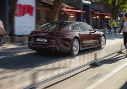 Porsche-Panamera-4-Executive-1.jpg