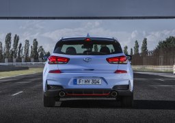 Hyundai-i30-N-2017-2.jpg