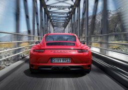 Porsche-911-Carrera-GTS-3.jpg
