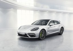 Porsche-Panamera-E-Hybrid-1.jpg