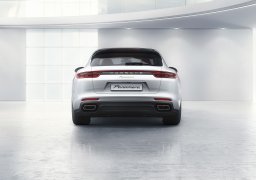 Porsche-Panamera-E-Hybrid-3.jpg