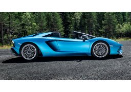 Lamborghini-Aventador-S-Roadster-1.jpg