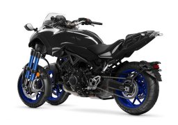 Yamaha_niken_2019_3.jpg