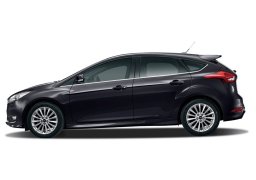 Ford_focus_trend_15l_5_cua_4.jpg