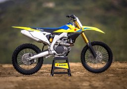 Suzuki_rm_z450_2018_2.jpg