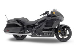 Honda_gold_wing_f6b_2016_3.jpg