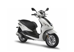 Piaggio-FLY-150-2018-2.jpg