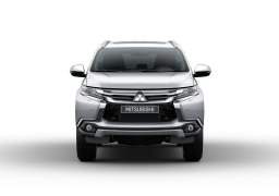 Mitsubishi_pajero_sport_g_4x4_at_premium_2018_1.jpg