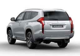 Mitsubishi_pajero_sport_g_4x4_at_premium_2018_5.jpg