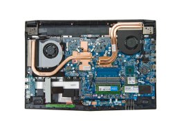 Eluktronics-N857HK1-3.jpg