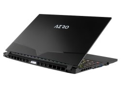 Gigabyte_aero_15_oled_xa_6.jpg