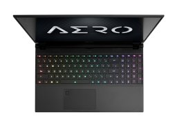 Gigabyte_aero_15_oled_na_2.jpg