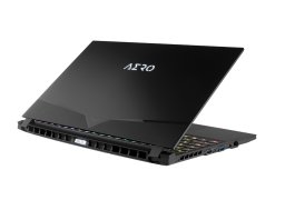 Gigabyte_aero_15_kb_5.jpg